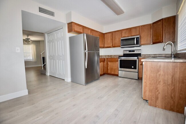 Foto del edificio - Beautiful 2 bed 2.5 bath Townhouse in Mesa!