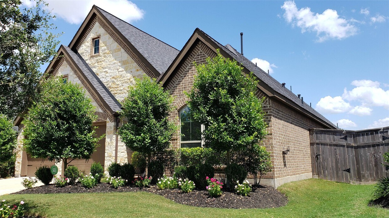Foto principal - 29006 Crystal Rose Ln