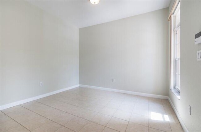 Foto del edificio - 12853 SW 134th St