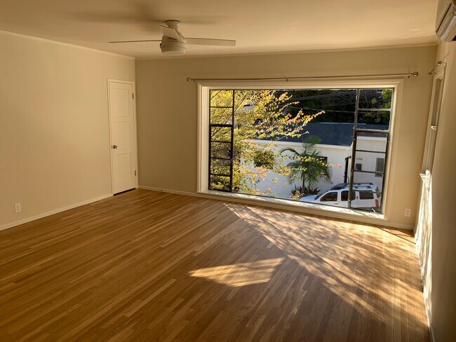 Foto del edificio - 6159 Glen Oak St