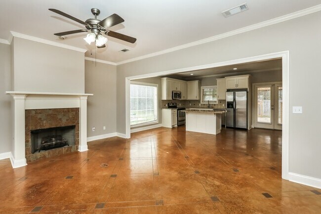 Foto del edificio - 631 Westhill Road