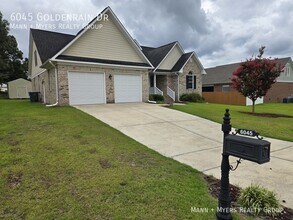 Building Photo - 6045 Goldenrain Dr