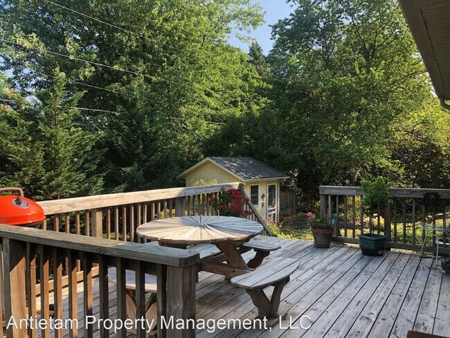 Foto del edificio - 4 br, 3 bath House - 10722 Pickett Court