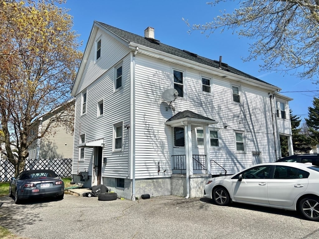 Primary Photo - 38-40-40 Florence St