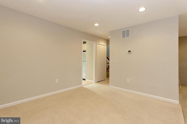 Building Photo - 2874 Sutton Oaks Ln