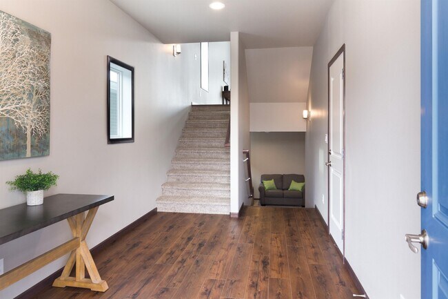 Foto del edificio - 1022 27th Ave W