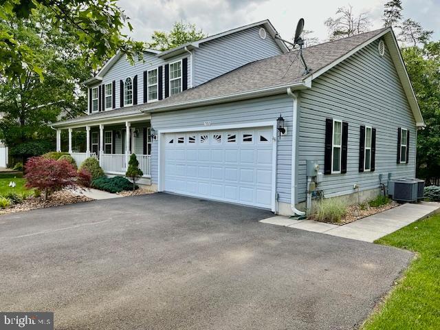 Building Photo - 700 S Lakeview Dr