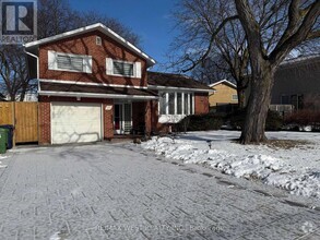 Building Photo - 124 Wyndcliff Crescent