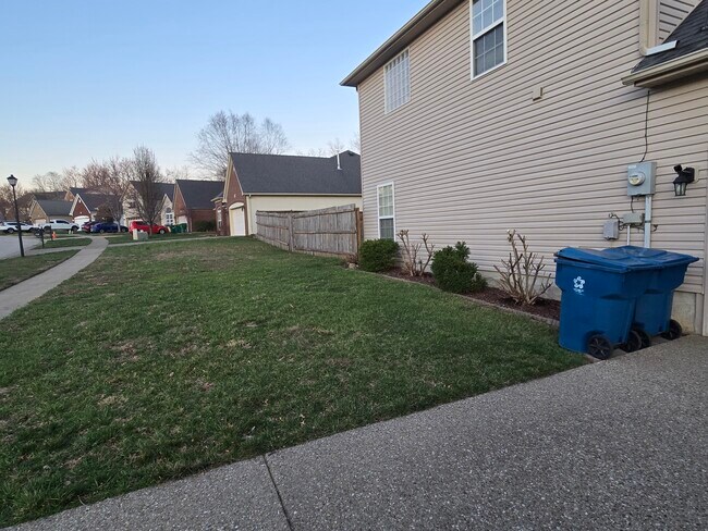 Building Photo - 17001 Piton Way