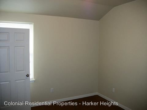 Building Photo - 1301 Cavalry Ln