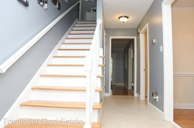 Building Photo - 4 br, 2.5 bath House - 509 Edinburgh Dr.