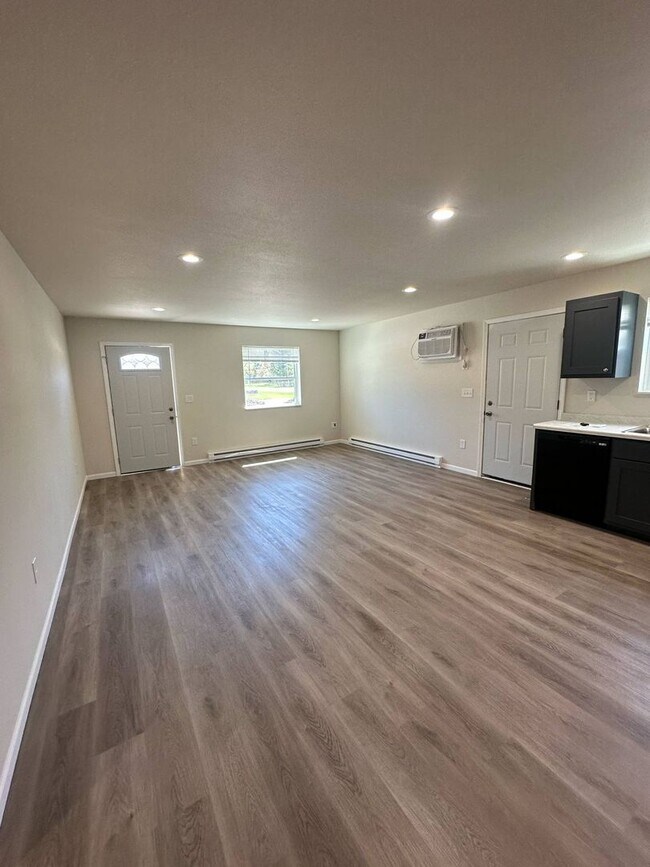 Foto del edificio - NEW Two Bedroom Duplex