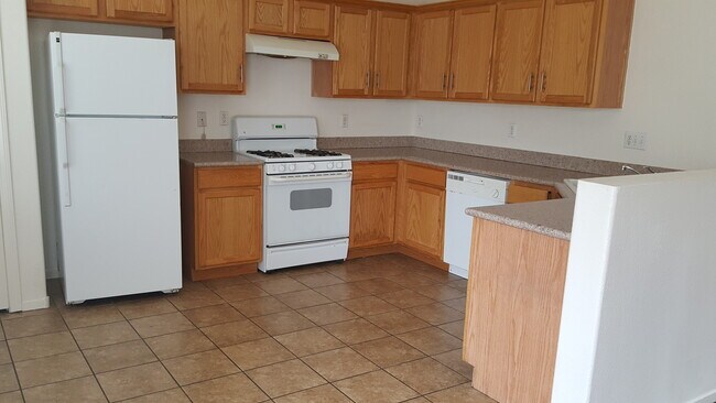 Foto del edificio - Totally Renovated 4 Bed, 2 and 3/4 bathroo...