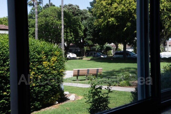 Foto del edificio - 8121 Foxhall Dr