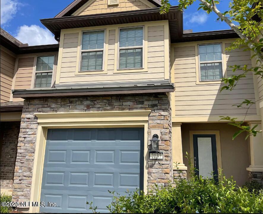 Foto principal - 7037 Berrybrook Dr