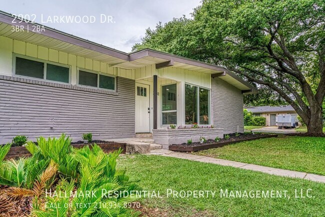 Building Photo - 2902 Larkwood Dr
