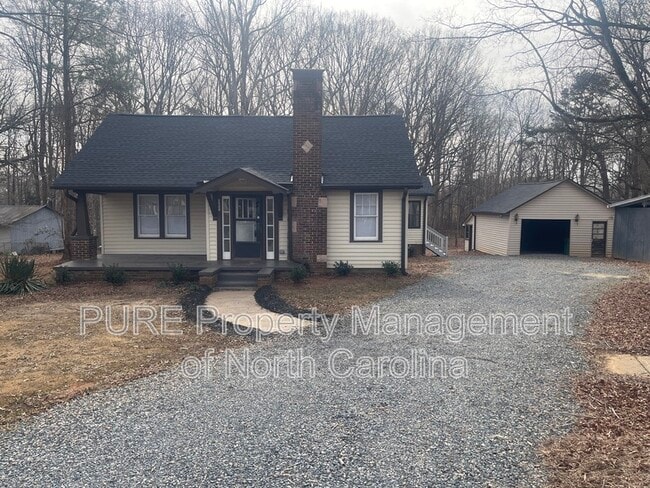 Building Photo - 3355 E Ridge Rd