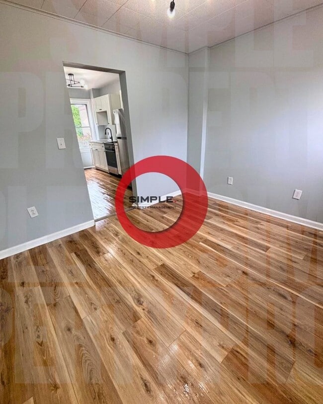 Building Photo - 834 Nicolls St