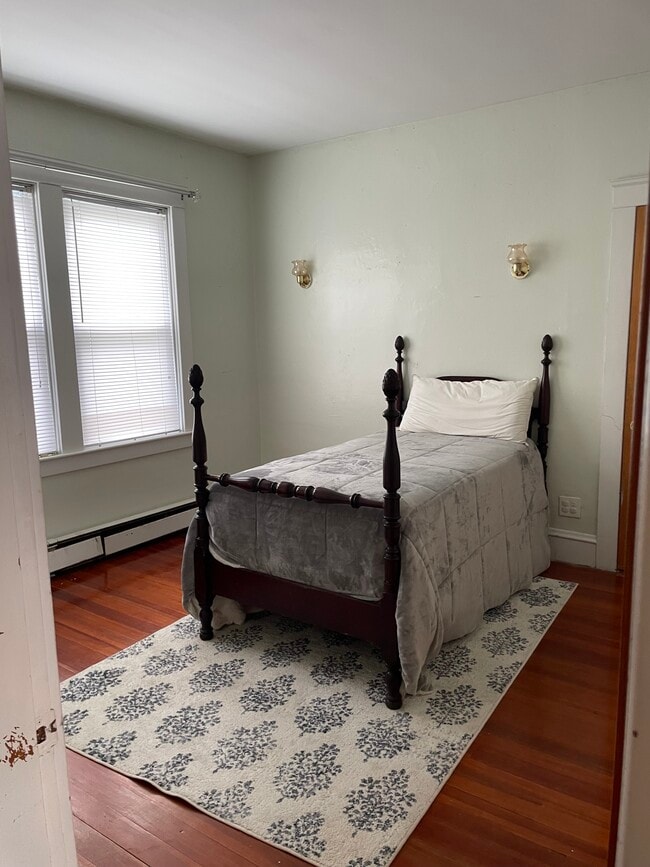 Bedroom 2 - 73 Marion Ave N