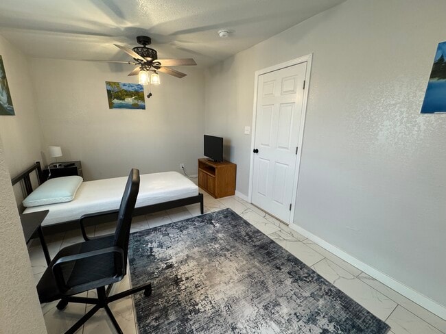 Foto del edificio - 1637 W Garfield St