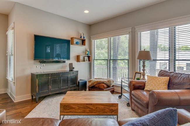 Building Photo - 3 br, 3 bath Apartment - 141 Gale Park Lane