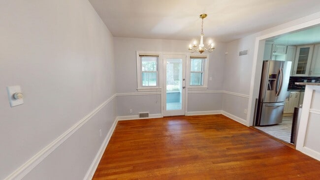 Building Photo - Spacious Three Bedroom Silver Spring House...
