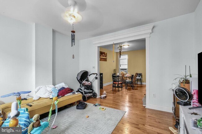 Foto del edificio - 443 Emily St