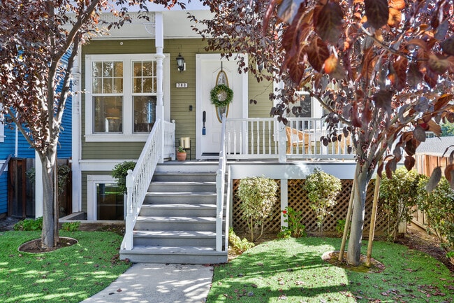 Building Photo - 780 Nirasa Ln