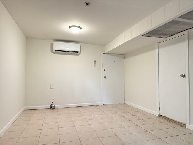 Building Photo - 64 Durand Pl