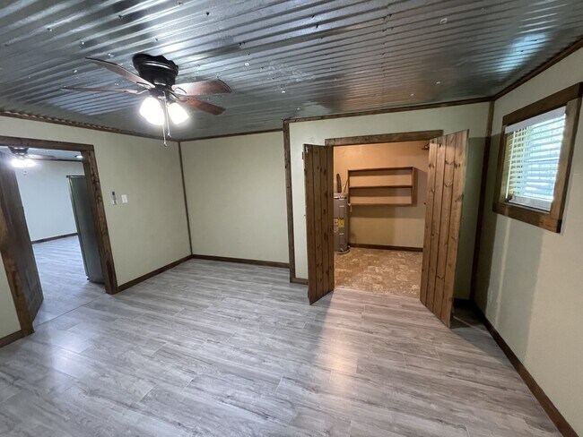 Foto del edificio - 6980 Farm Rd 115