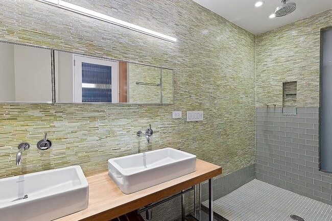 Building Photo - 198 Sixth Avenue