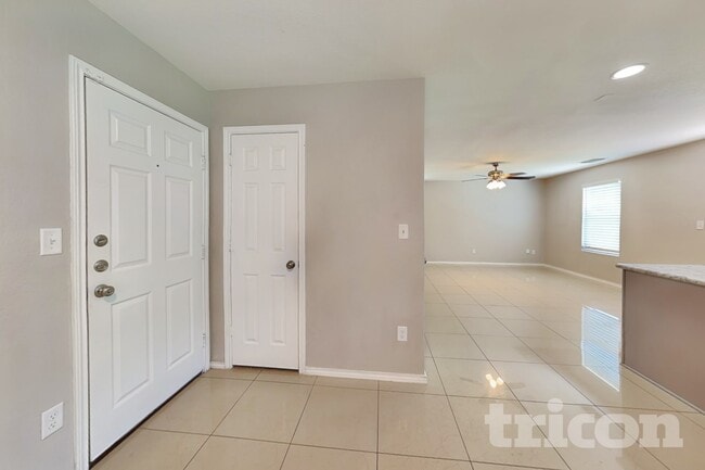 Building Photo - 10718 Castello Cyn