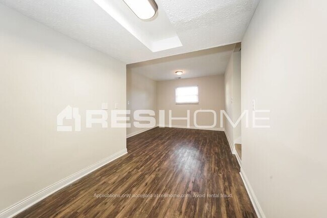 Foto del edificio - 4942 Carry Back Lane