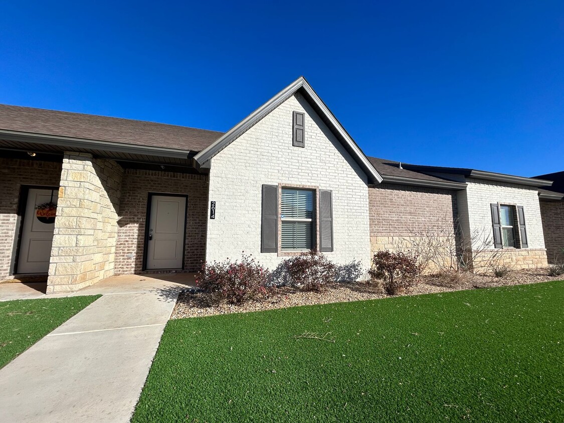 Foto principal - Modern 2/2 Located East of Cooper East Ele...