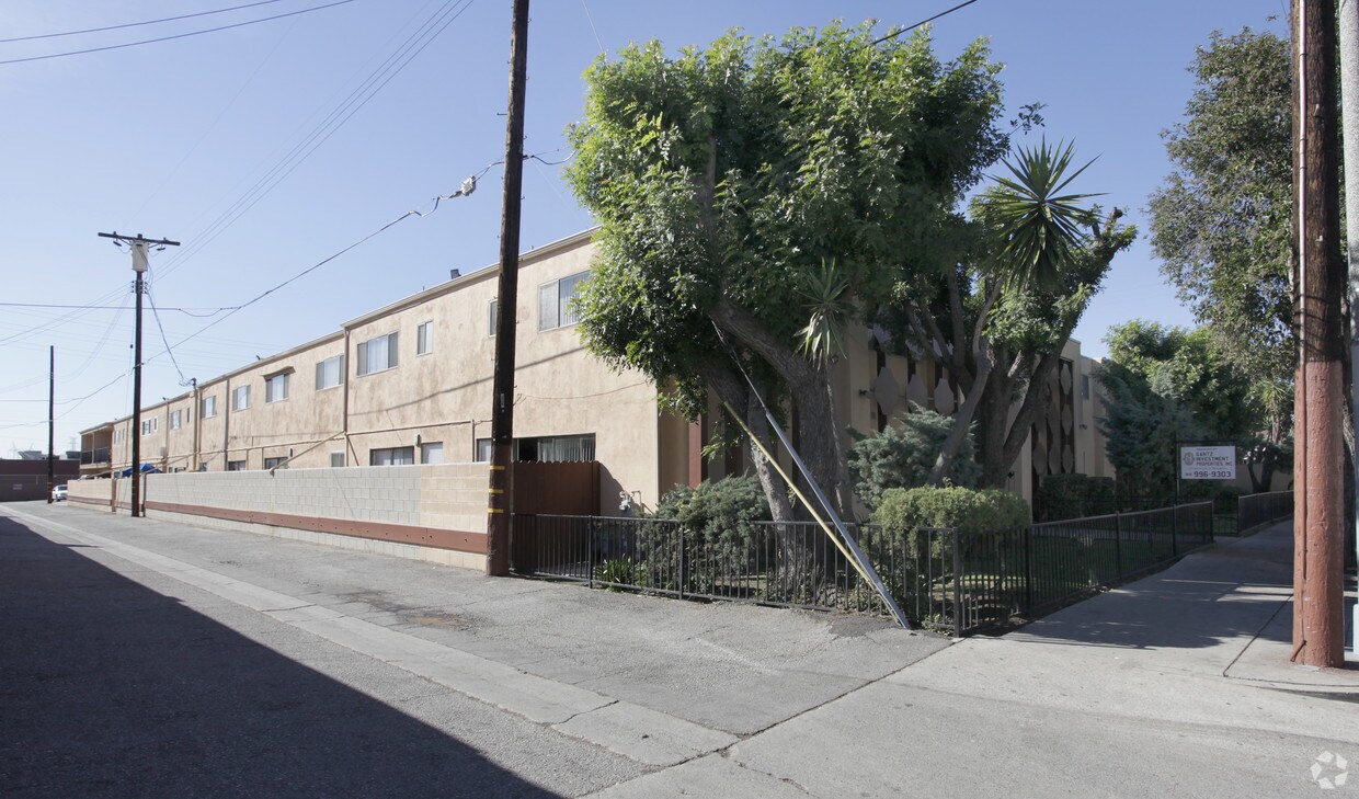 Primary Photo - 11016 Kittridge St