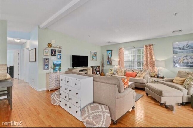 Building Photo - 3 br, 2 bath House - 133B Lewis Ave