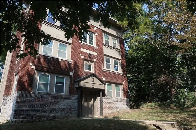 Foto del edificio - 108 N Mersington Ave