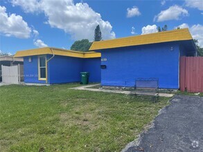Building Photo - 7811 NW 66th Terrace