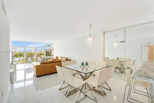 Foto del edificio - 20100 W Country Club Dr