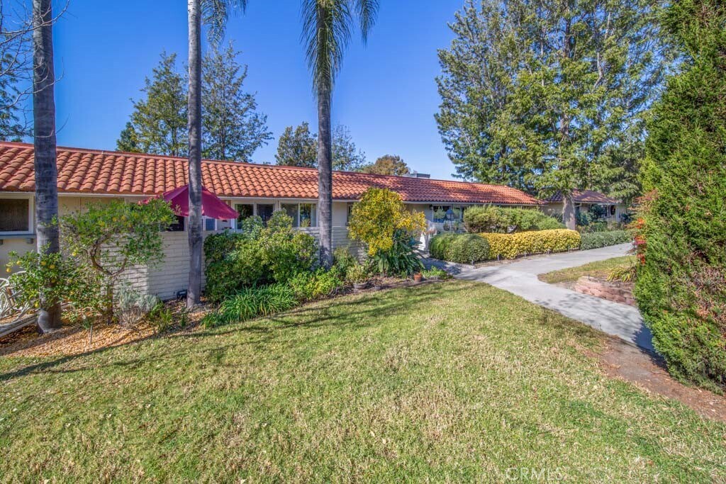 Primary Photo - 901 Ronda Sevilla