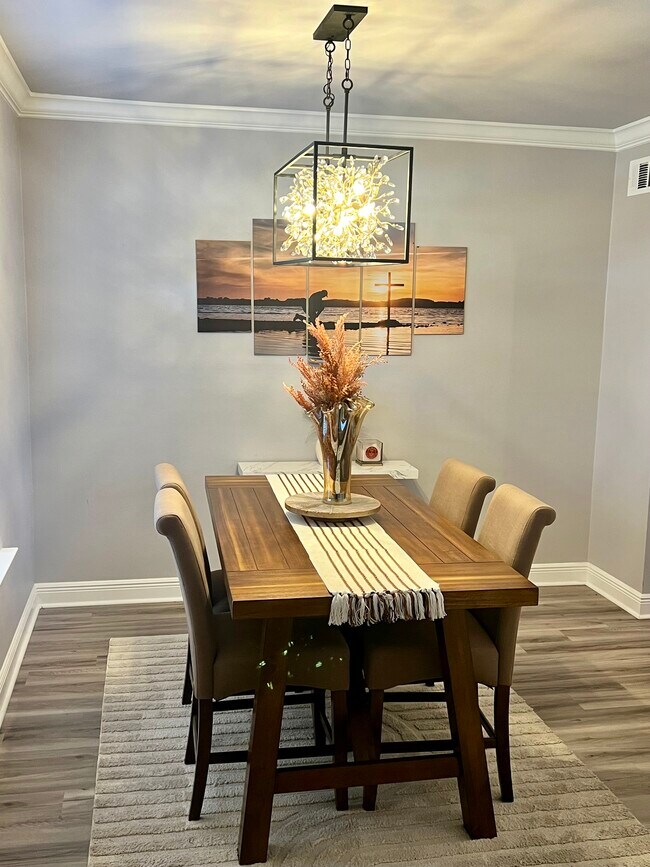 Foto del edificio - 1302 Windsor St