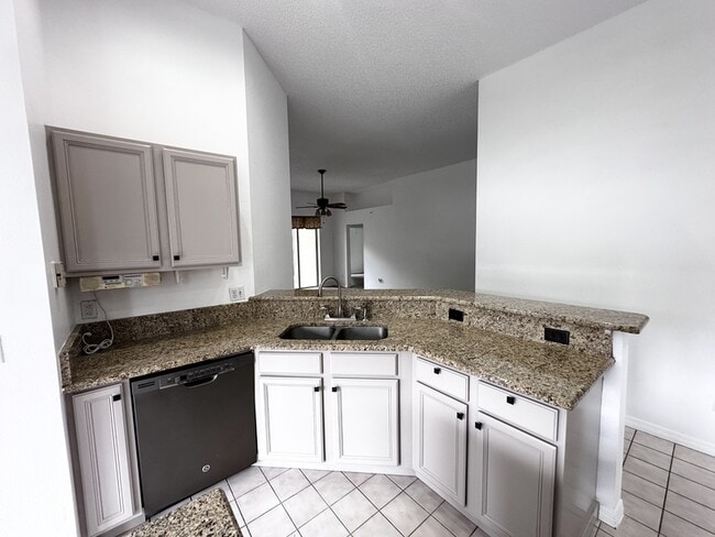 Building Photo - 3880 Becontree Pl