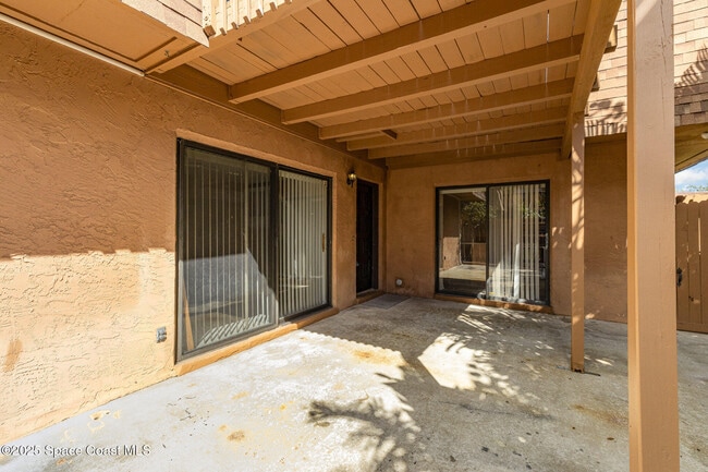 Building Photo - 1736 S Park Ave
