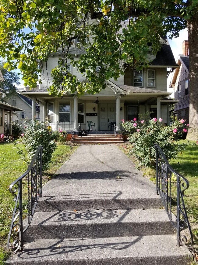 Building Photo - 1 br, 1 bath Apartment - Ashland Properties