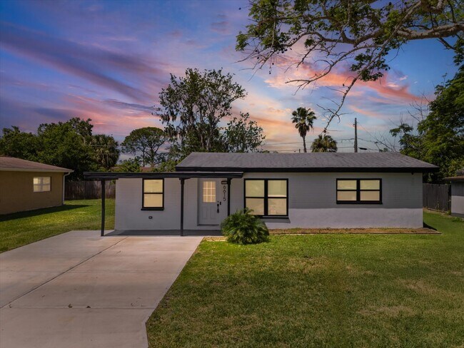 Building Photo - 6615 Del Prado Terrace