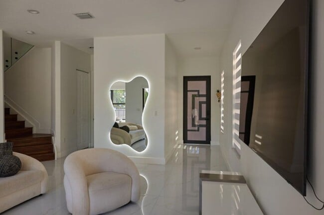 Foto del edificio - 9909 W 32nd Ln