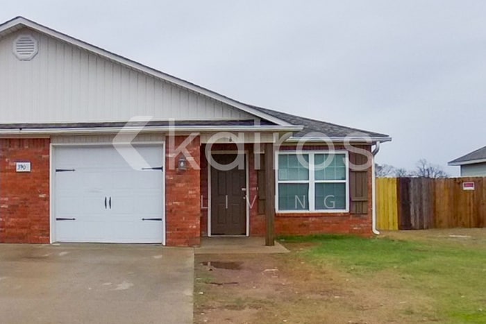 Photo - 3909 Thomas Street
