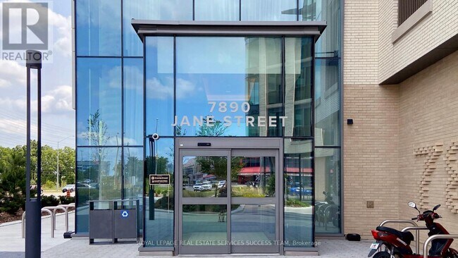 Photo du bâtiment - 7890-7890 Jane St