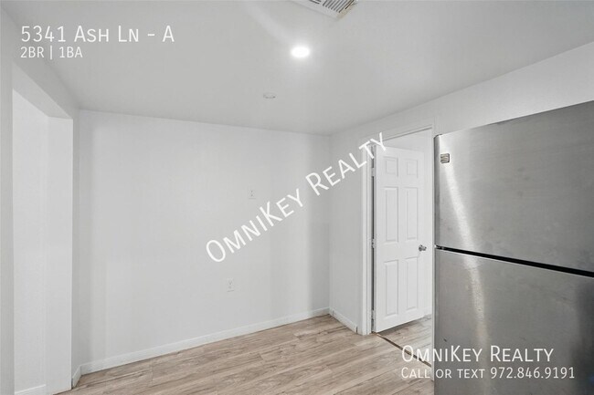 Foto del edificio - 5341 Ash Ln