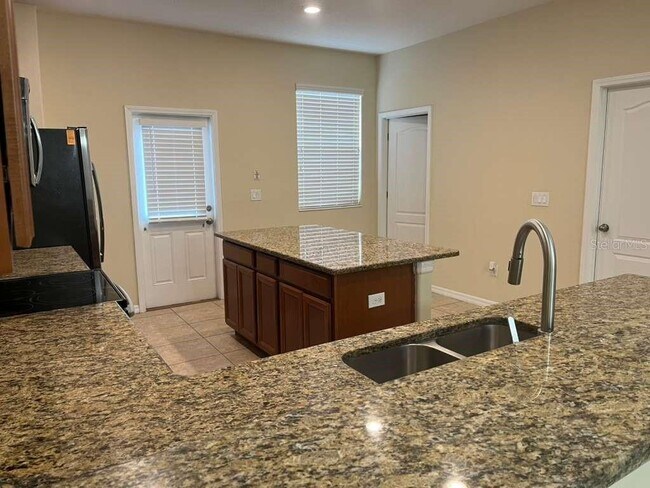 Foto del edificio - 12825 Gracehill LN